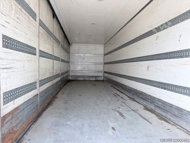 LKW mit Kofferaufbau VOLVO FM 330 6x2*4 Side opening 8.7 m