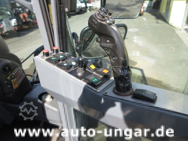 Sweeper Boschung S3 Kehrmaschine urban sweeper Wildkraut