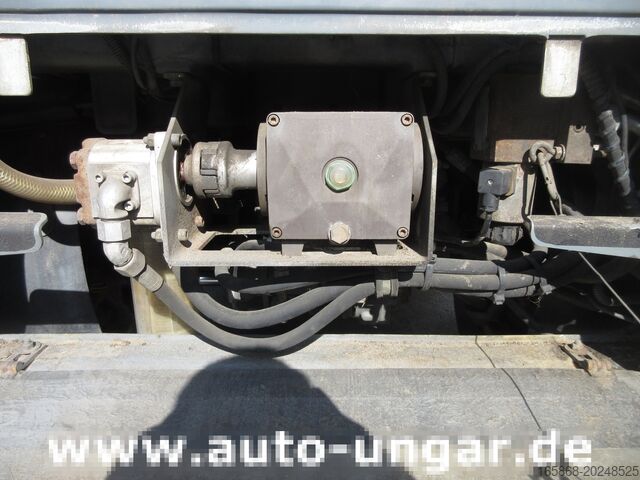 Sweeper Boschung S3 Kehrmaschine urban sweeper Wildkraut