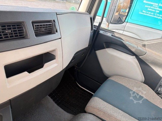 Refrigerated truck VOLVO FL 12.210 Kühlkoffer