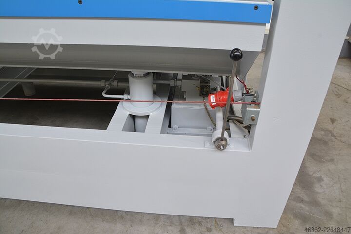 Veneer press SIPA 3000x1300 WODNA