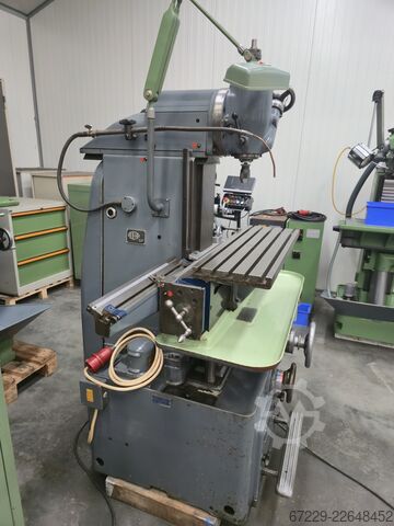 Universal milling and boring machine Acciera F4