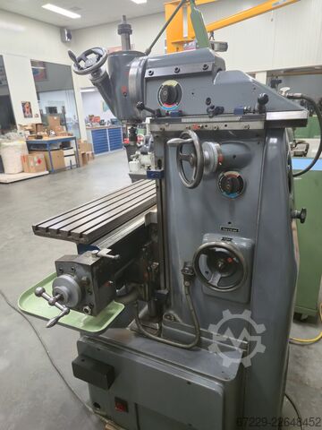 Universal milling and boring machine Acciera F4