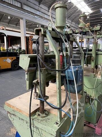 Vertical drilling machine with 2 spindles  
