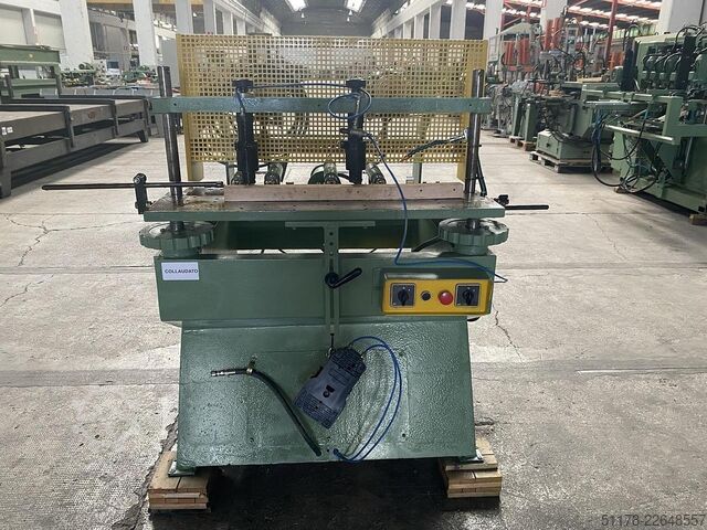 Horizontal drilling machine with 4 spindles  