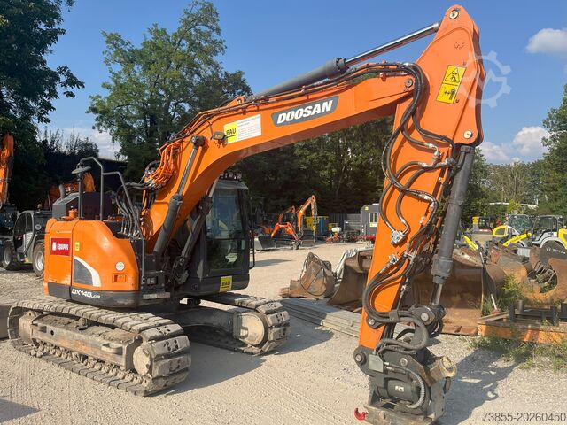 Tracked Excavator Doosan DX140LCR-5 with PowerTilt OQ65 quickcoupler (without bucket)