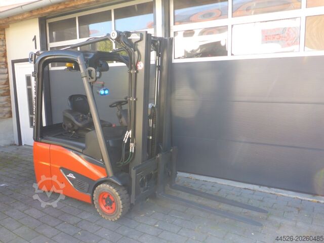 Electric 3-wheel forklift Linde E15