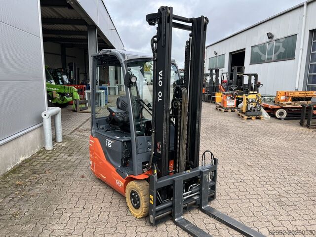 Electric 3-wheel forklift Toyota 8 FBEK 16 T / 750 Stunden!