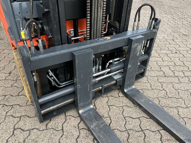 Electric 3-wheel forklift Toyota 8 FBEK 16 T / 750 Stunden!