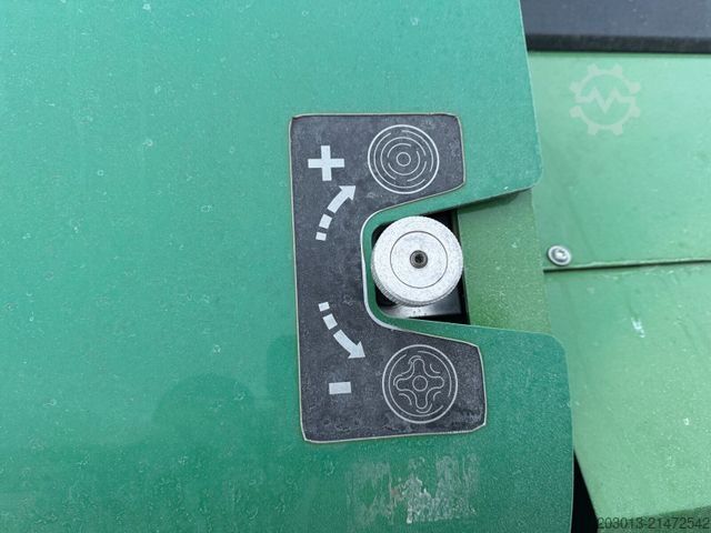 Landmaschine John Deere V451 G Rundballenpresse - NEU