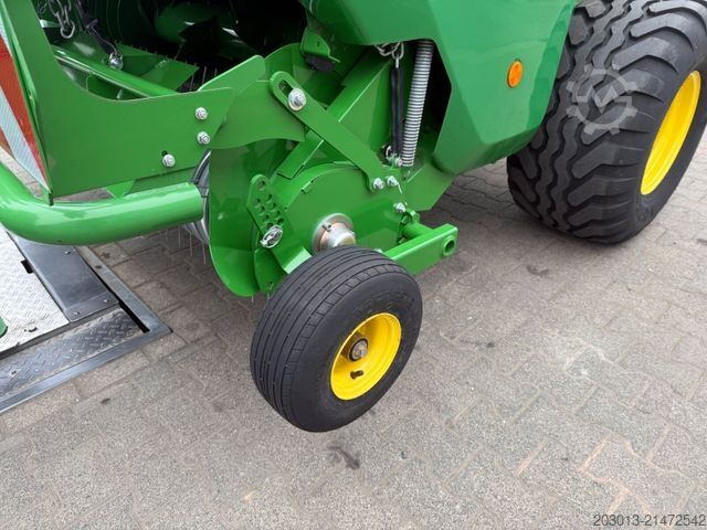 Landmaschine John Deere V451 G Rundballenpresse - NEU