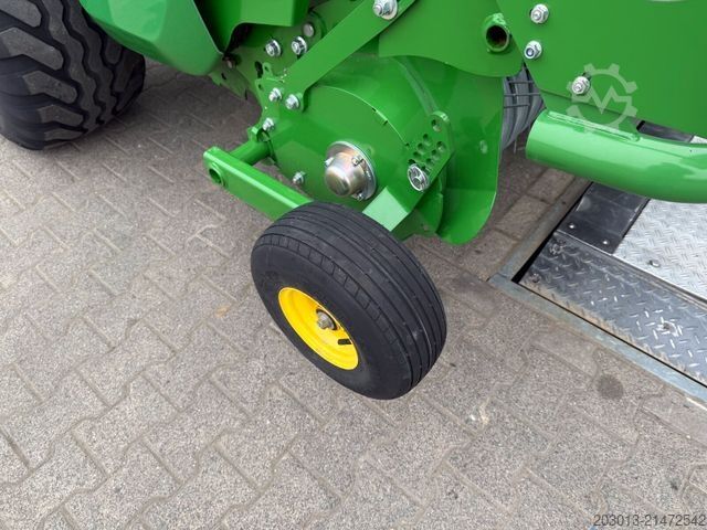 Agricultural machine John Deere V451 G Rundballenpresse - NEU