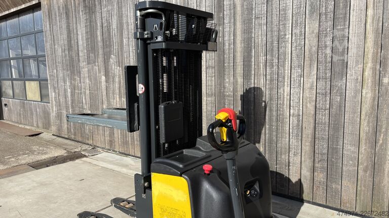Doppelstockstapler mit Initialhub Komatsu CNI 14