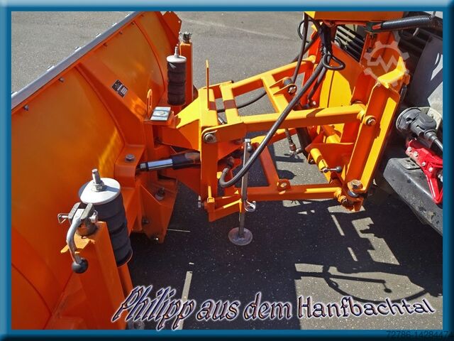 Kehrmaschine/Straßendienst Other Puch 230GE mit Schneeräumschild für den Winterdienst, ZAUGG Schneepflug