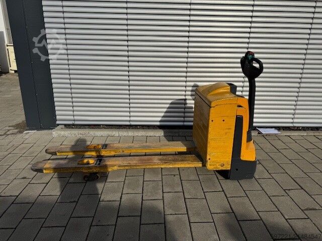 Elektrische Niederhubwagen Jungheinrich EJE 220 (Gabellänge 1800 mm!!!)