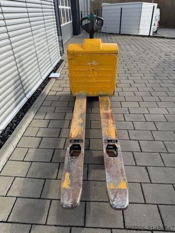 Elektrische Niederhubwagen Jungheinrich EJE 220 (Gabellänge 1800 mm!!!)