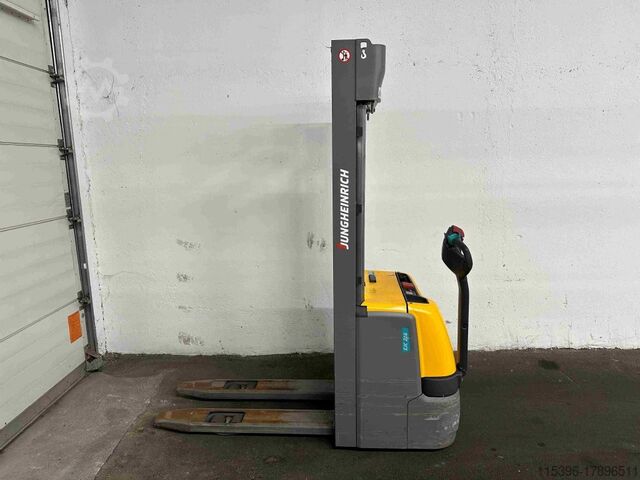 High Lift stacker Jungheinrich EJC 216