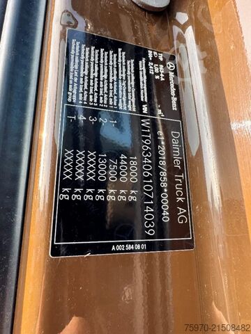 Standard-SZM Mercedes-Benz Actros 1848 BigSpace 2023 RETARDER 123.213km