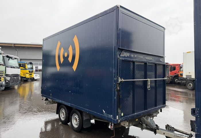 Sonderausbau-Transporter Renault Mascott 150.35 Kasten / Swiss-Vehicle