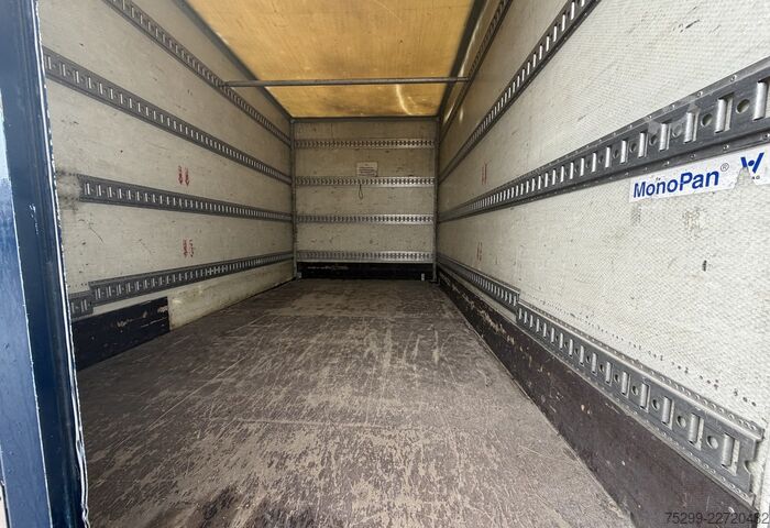 Sonderausbau-Transporter Renault Mascott 150.35 Kasten / Swiss-Vehicle