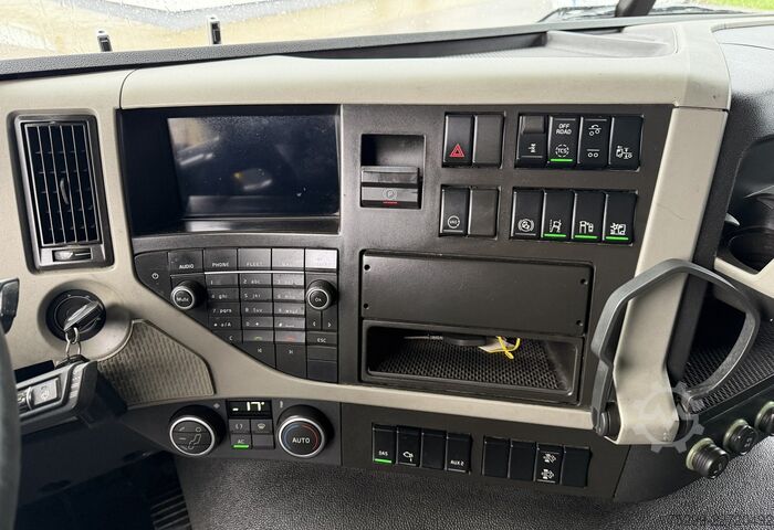 LKW-Fahrgestell Volvo FM-460 6x2*4 Chassis Retarder AHK / Swiss-Vehicle
