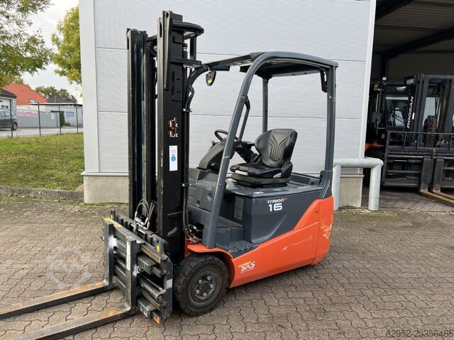 Electric 3-wheel forklift Toyota 8 FBE 16 T / 420 h / Akku 78%