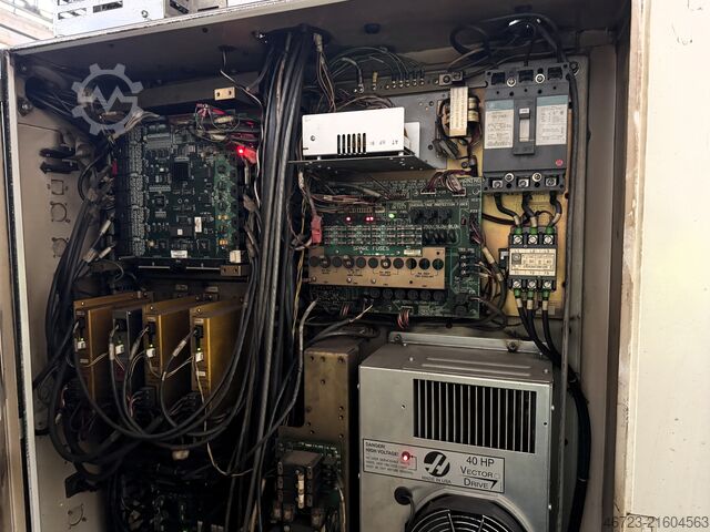 Vertikales Bearbeitungszentrum HAAS MIKRON LCE1100