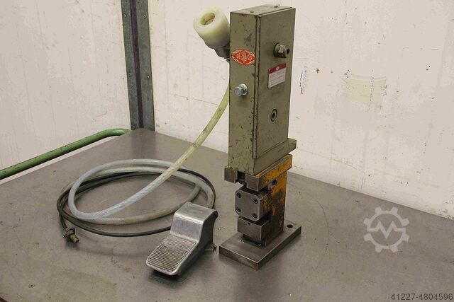 Punch DE-STA-CO Pneumatikstanze 040 0210