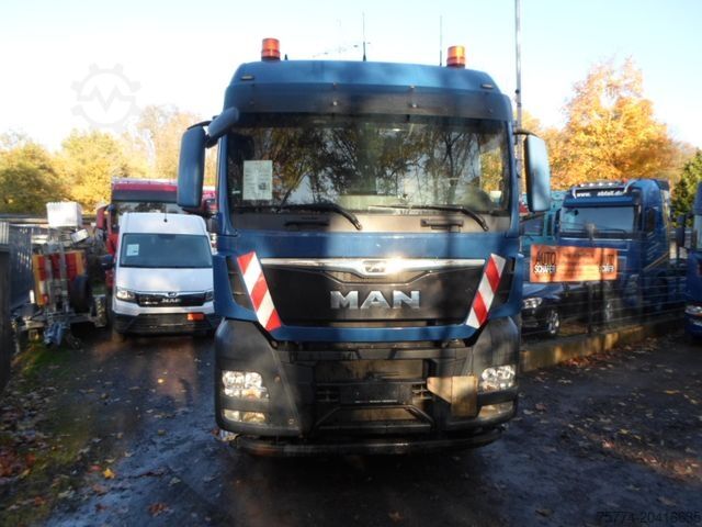 Standard tractor unit MAN TGX 18.500/ 4x4/HAD