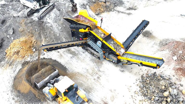 Siebmaschine FABO Tracked Screening Plant Mobile Screening Plant FTB-1550