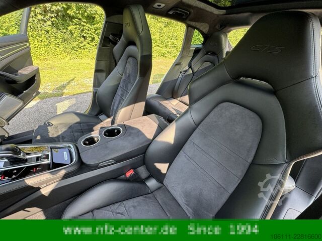 Kleinbus PORSCHE Panamera GTS Sport Turismo Pano/Headup/Softclose