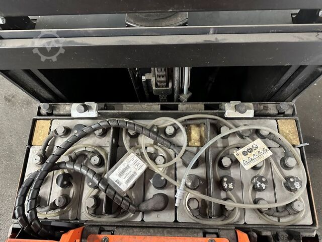 Vertikal-Kommissionierer Toyota OSE 100 - 1401 Stunden !!!!