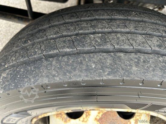 LKW mit Pritsche & Plane IVECO EUROCARGO 120E22 PLANE, SCHALTER LBW