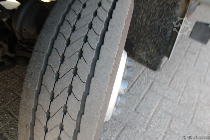 Koffer DAF LF 45.160 + EURO 5 + LIFT +MANUAL +  7.5T