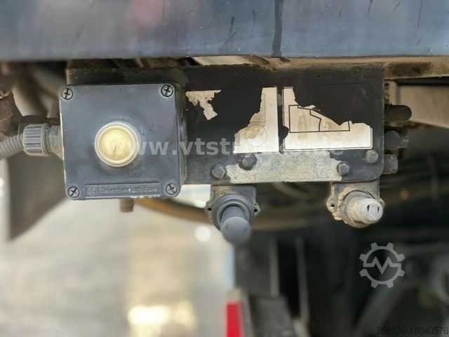 Road sweeper MAN Kehrmaschine Bucher Schörling Blatt Federung