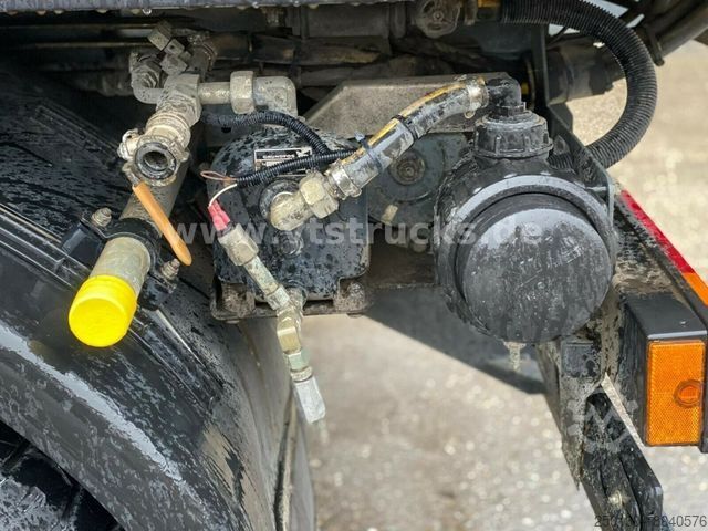 Road sweeper MAN Kehrmaschine Bucher Schörling Blatt Federung