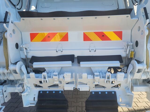 Müllwagen Renault D wide