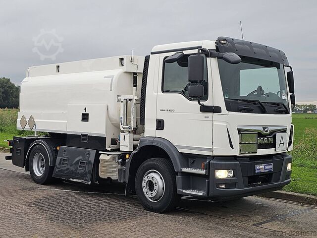 Tankwagen MAN 15.250 TGM 9000LTR FUEL +PUMP