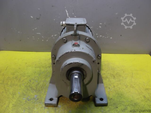 Geared motor 0.6 kW 25 rpm VEM Z3KR90,2/6/S