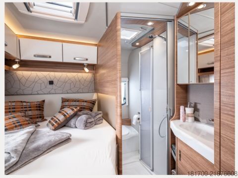 Semi-integrated camper Weinsberg CaraCompact 600 MF EDITION [PEPPER] TraumMobil* Autark-e*