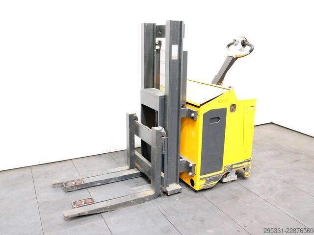 Electric 4-wheel forklift Carer A 80-900X
