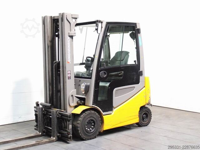 Electric 4-wheel forklift Jungheinrich EFG 425k  GE200-500DZ