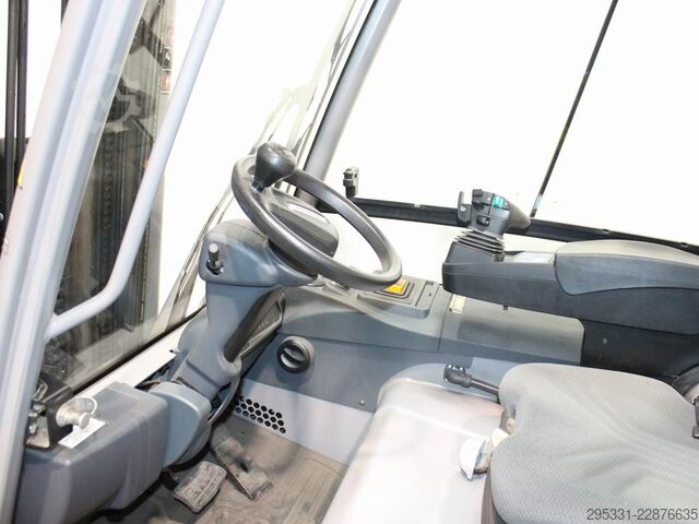 Electric 4-wheel forklift Jungheinrich EFG 425k  GE200-500DZ