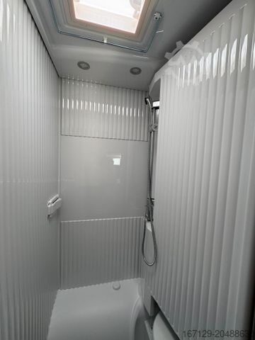 Teilintegriertes Wohnmobil CARADO V 337