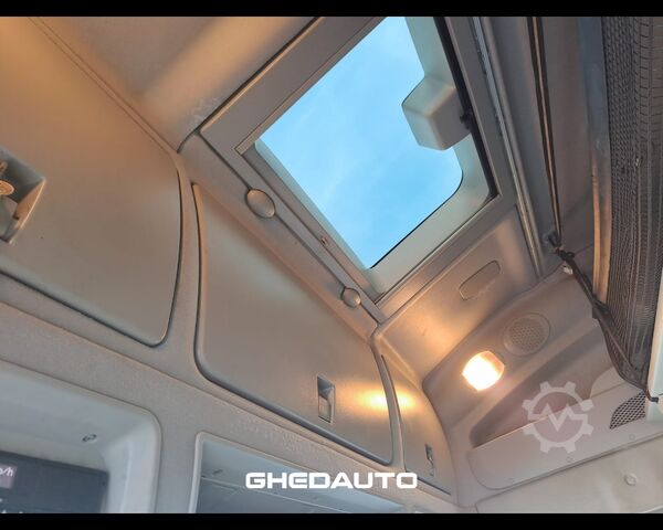 Standard SZM IVECO TRATTORE STRADALE IVECO STRALIS 460 LNG METANO
