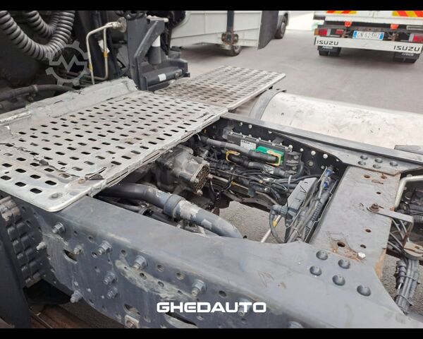 Standard SZM IVECO TRATTORE STRADALE S - WAY 460 LNG METANO