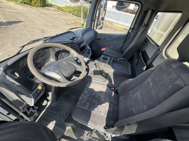 Axor 1829 L flatbed, 7.35 m, air suspension Mercedes-Benz Axor 1829 L Pritsche 7,35m, Luftfederung