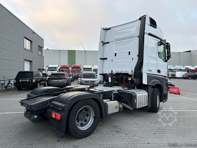 Standard tractor Mercedes-Benz Actros 1845 Gigaspace / Tacho V2 / Blower - PTO...