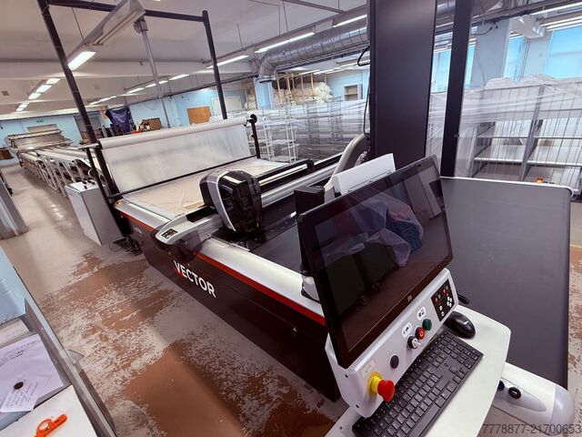 Fabric cutting machine - high end CNC Lectra Vectorfashion VT-FA-Q2-72 Automatic CNC