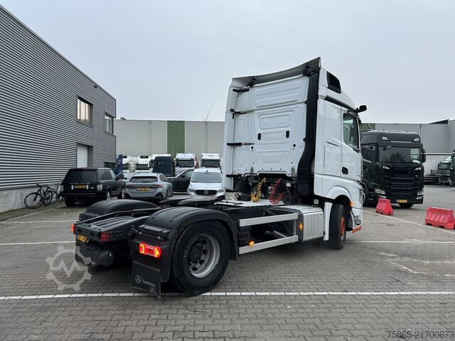 Standard tractor Mercedes-Benz Actros 1845 Streamspace / 518 dkm / Tacho V2 / ...
